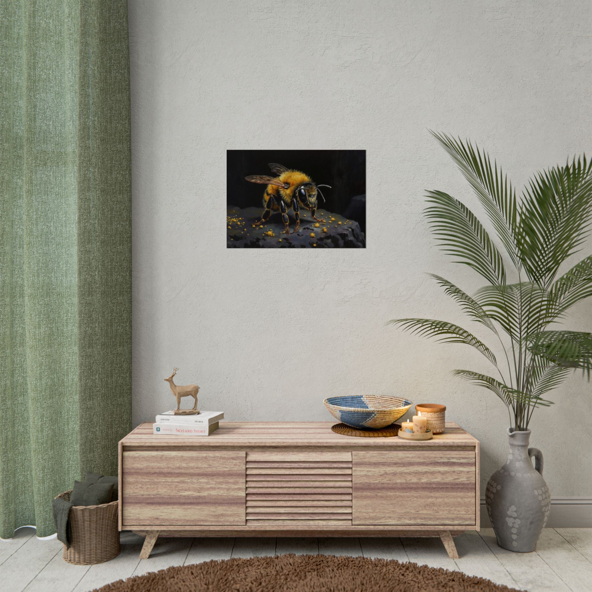 Bumblebee Close-Up Poster — Realistic Insect Wall Art (Rolled Poster)