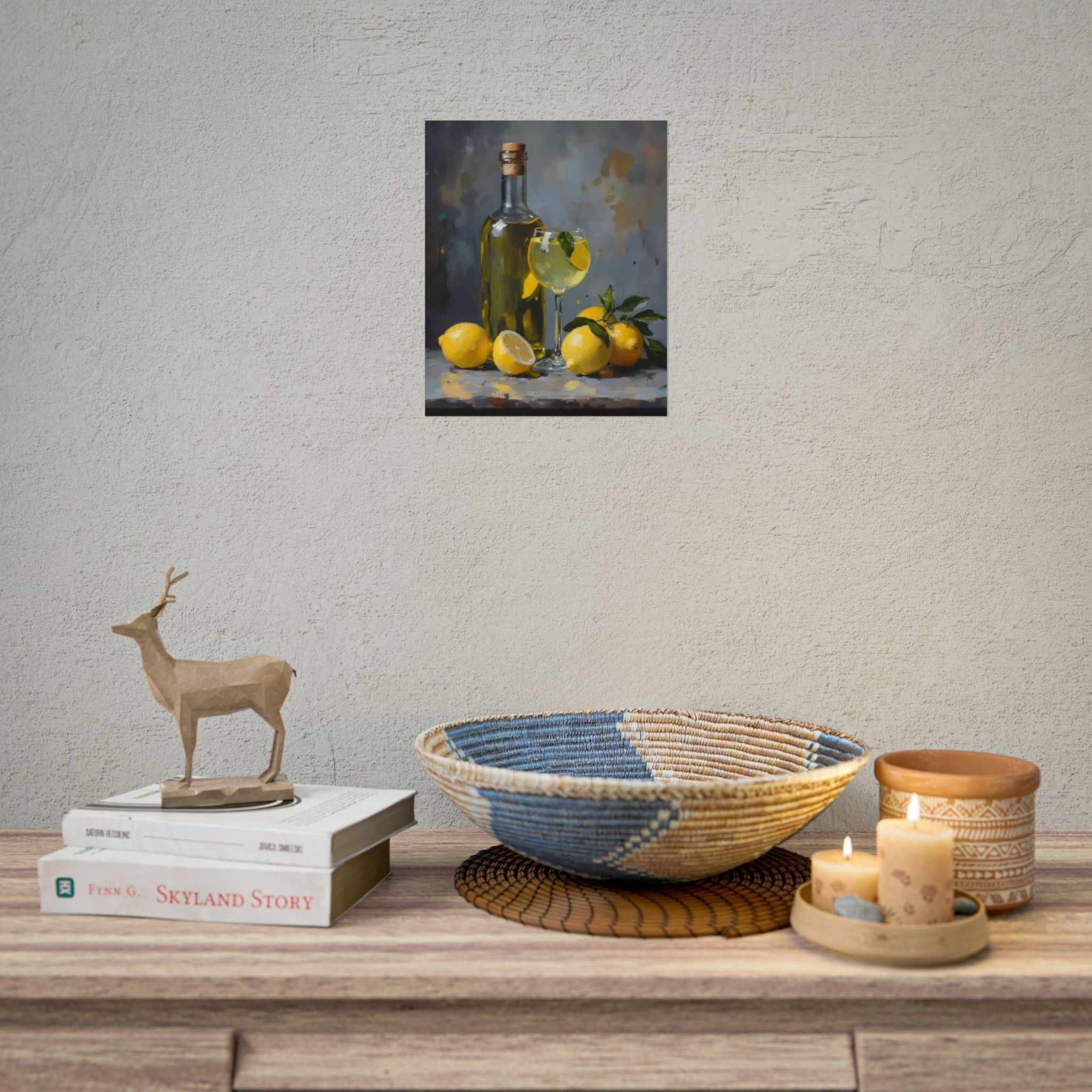 Limoncello met citroenen stilleven opgerolde poster – Citrusfles kunstafdruk