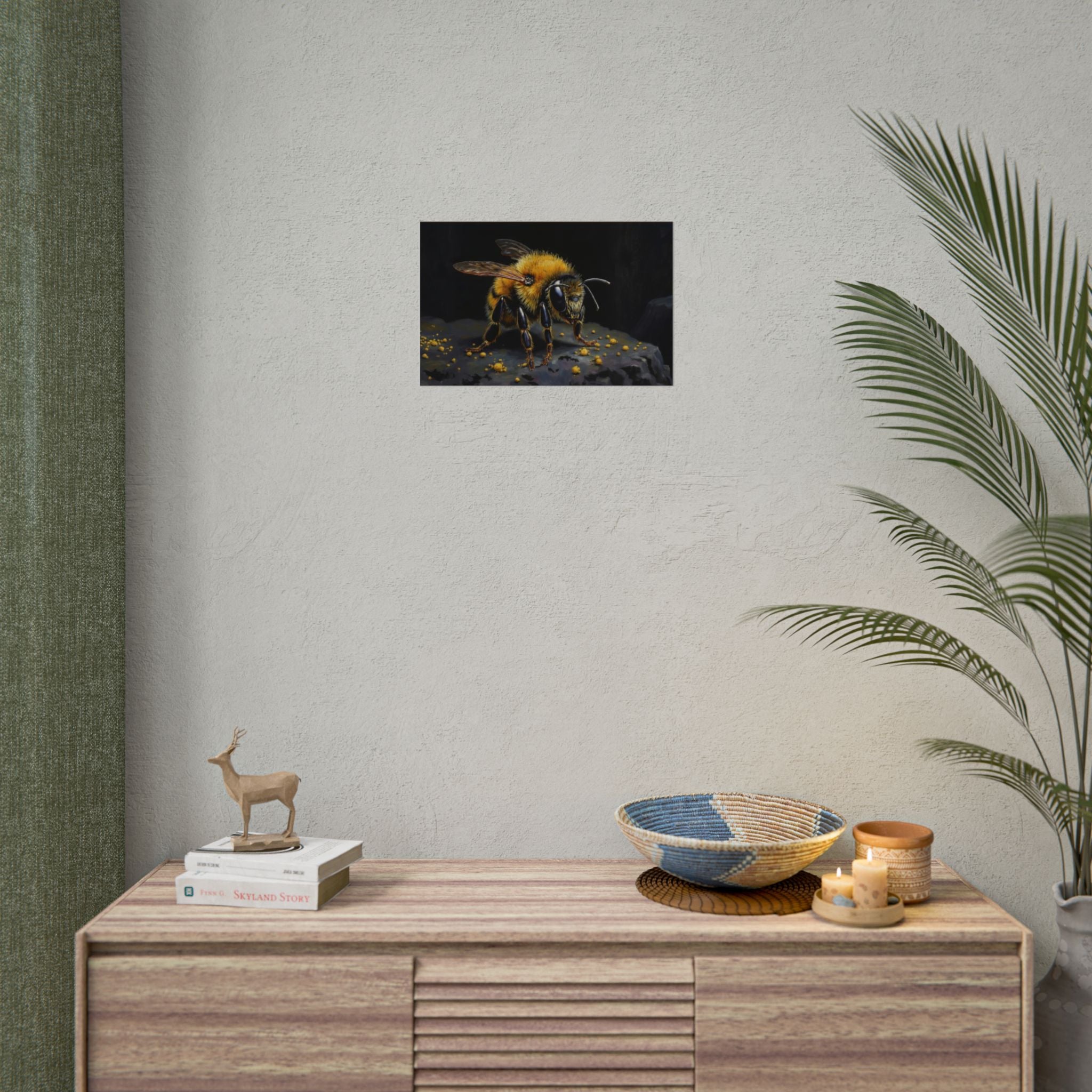 Bumblebee Close-Up Poster — Realistic Insect Wall Art (Rolled Poster)