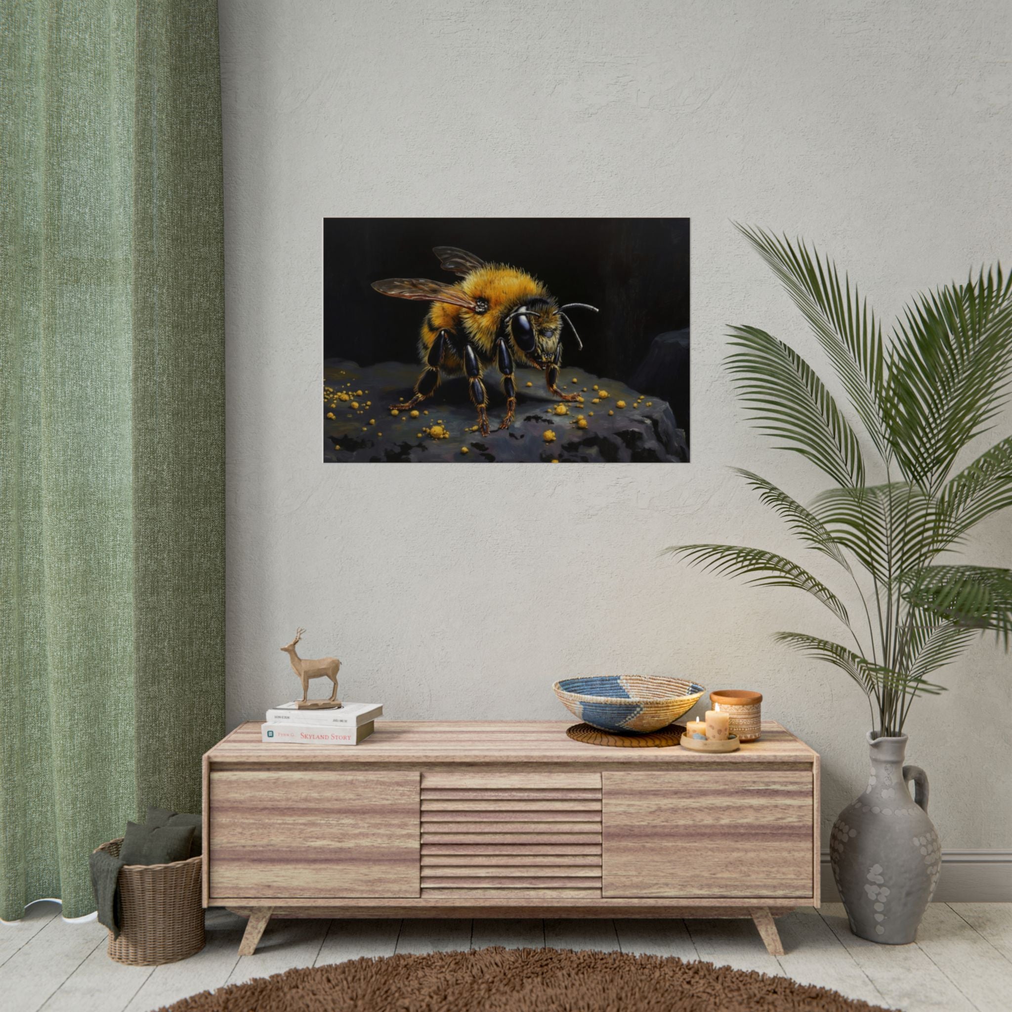 Bumblebee Close-Up Poster — Realistic Insect Wall Art (Rolled Poster)
