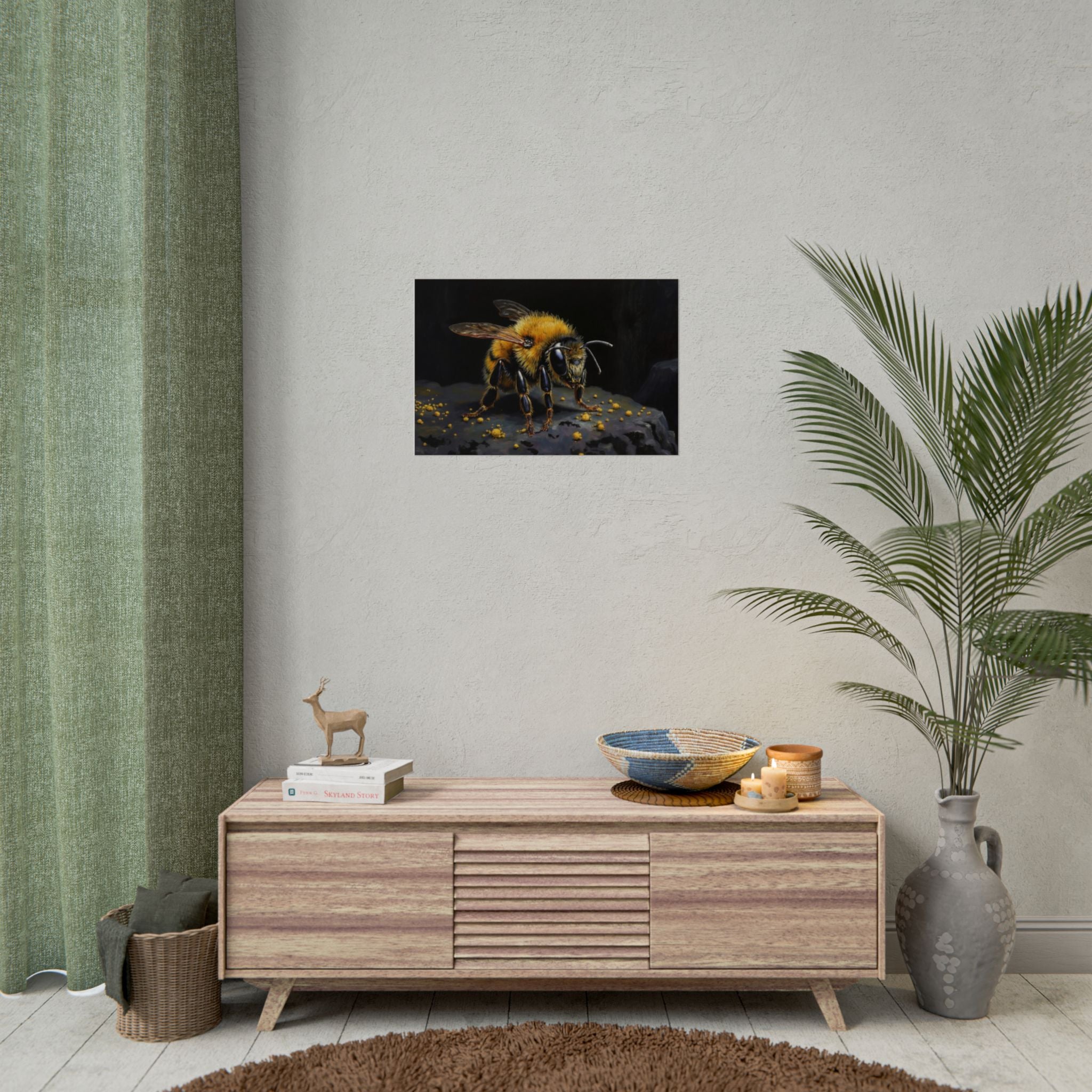 Bumblebee Close-Up Poster — Realistic Insect Wall Art (Rolled Poster)