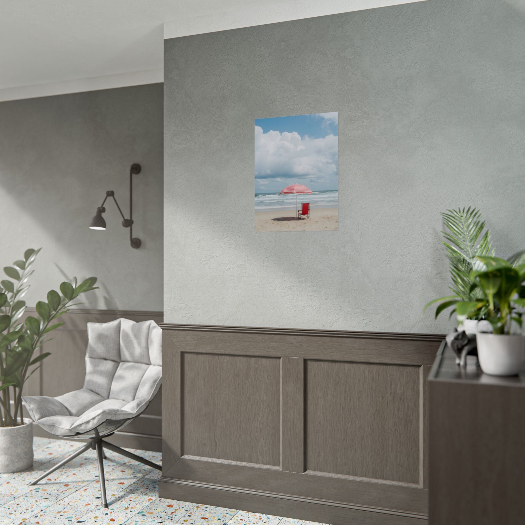 Een herinnering aan een zonovergoten stranddag met strandstoel en parasol - Poster 