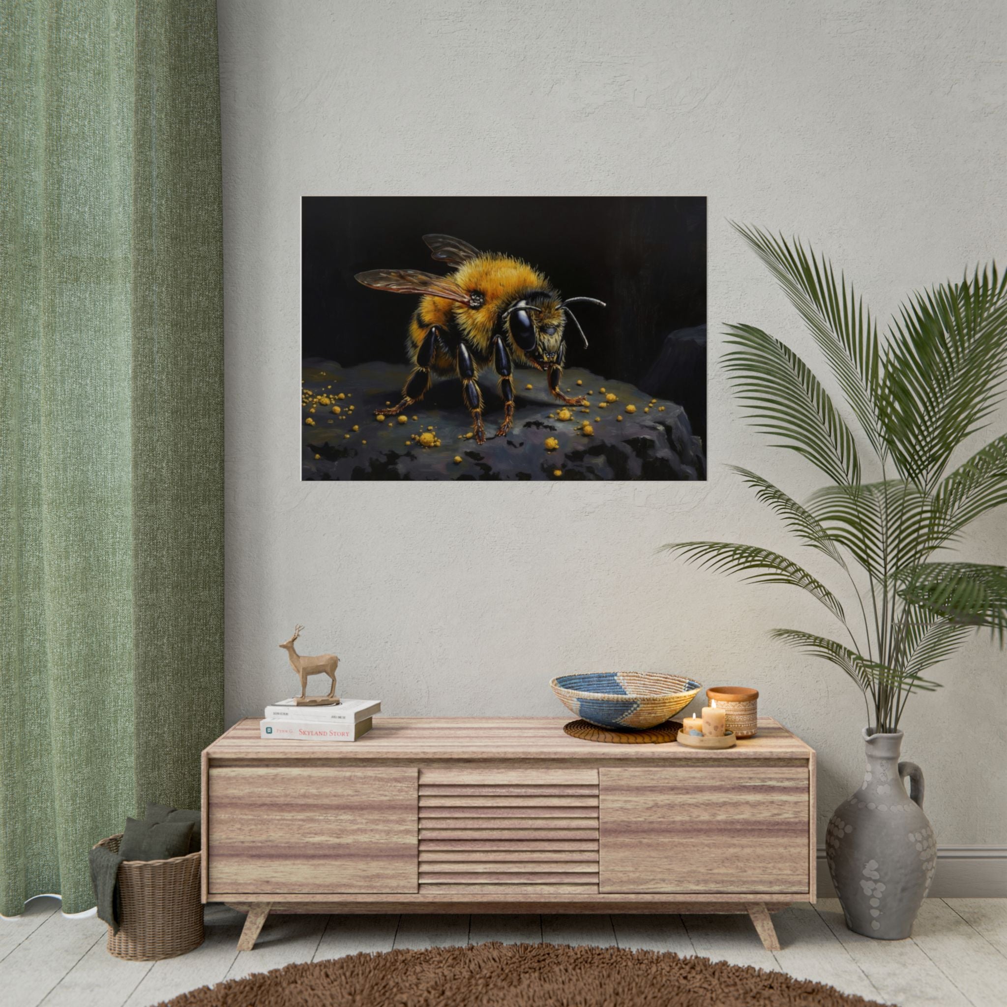 Bumblebee Close-Up Poster — Realistic Insect Wall Art (Rolled Poster)