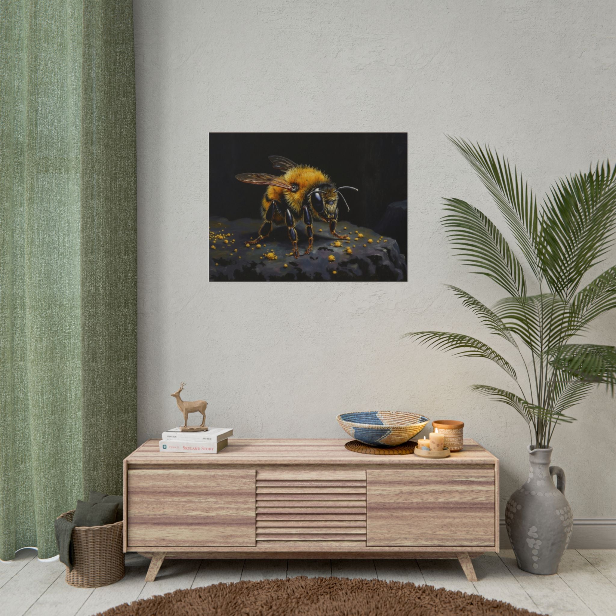 Bumblebee Close-Up Poster — Realistic Insect Wall Art (Rolled Poster)